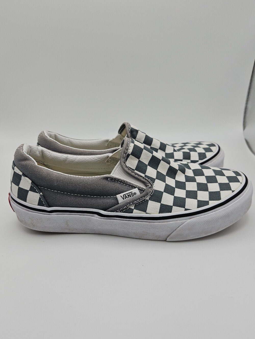 Vans classic slip-on sneaker gray checkerboard M6 W7.5 unisex